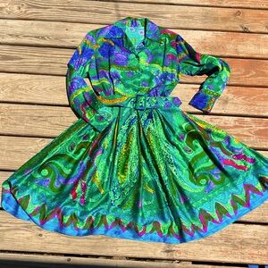 Gorgeous blue/green bright dress in Italian style print! So. Good.